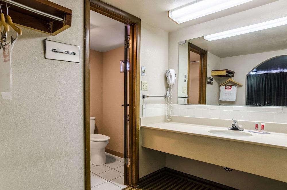 Econo Lodge Winfield Экстерьер фото
