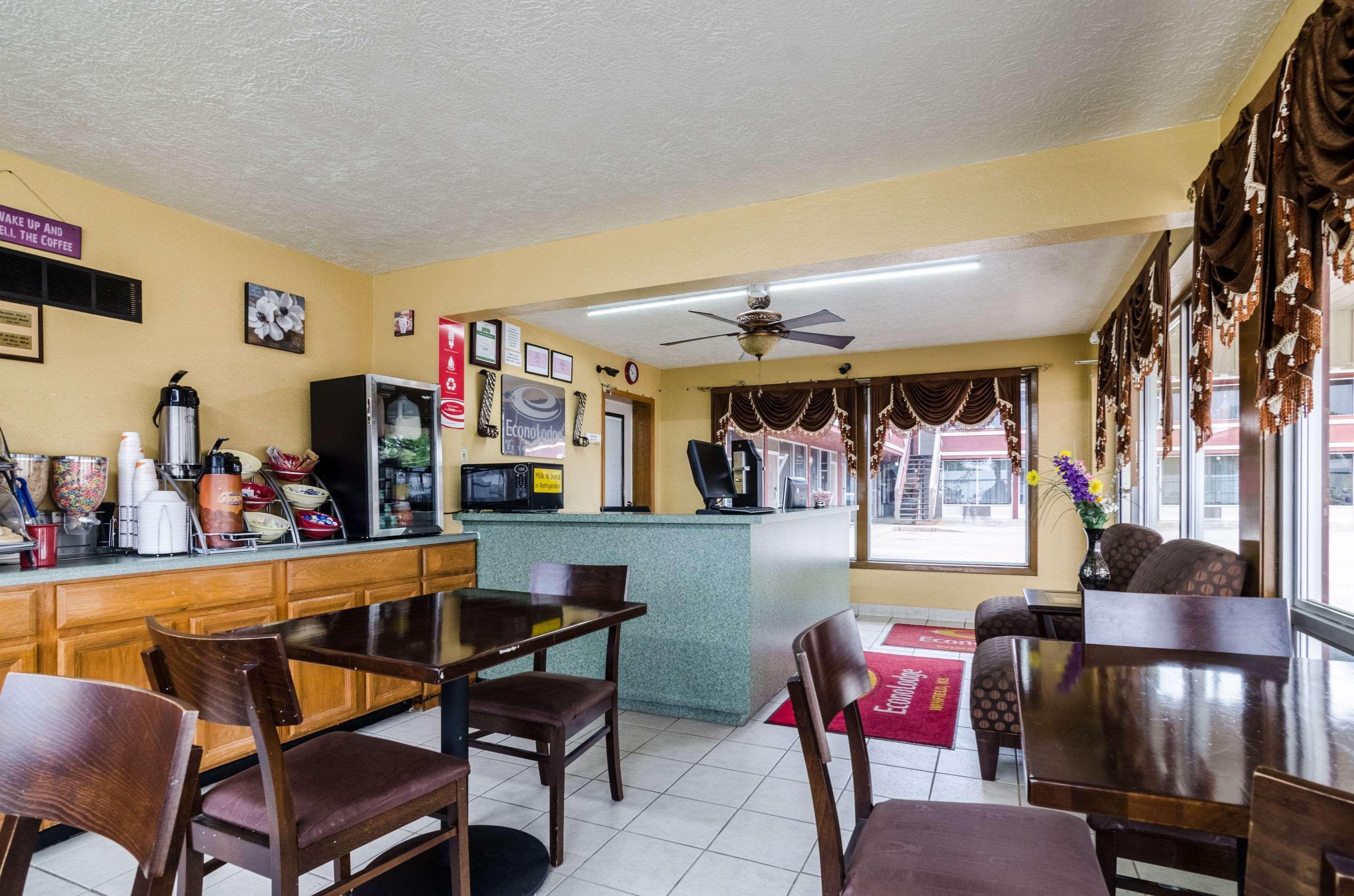 Econo Lodge Winfield Экстерьер фото